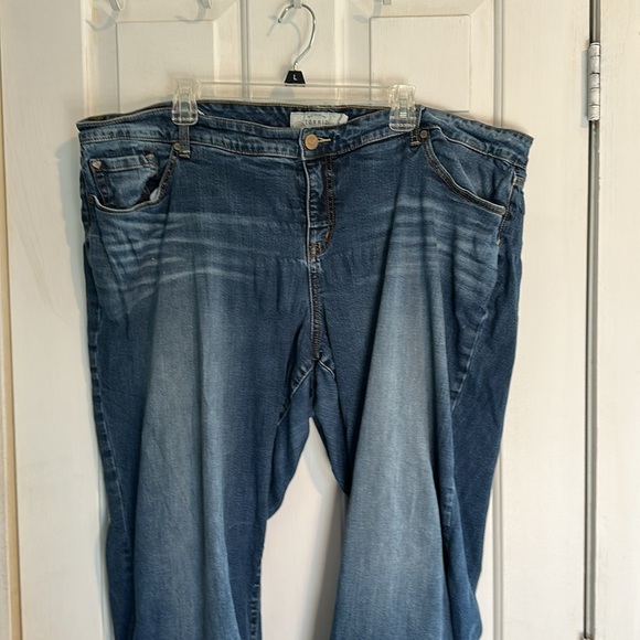 Torrid women’s flare jeans size 24 - Picture 3 of 5